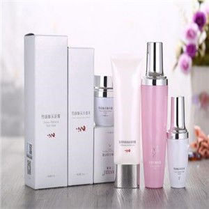 領美化妝品加盟優(yōu)勢 把握美妝行業(yè)機遇，共創(chuàng)財富未來